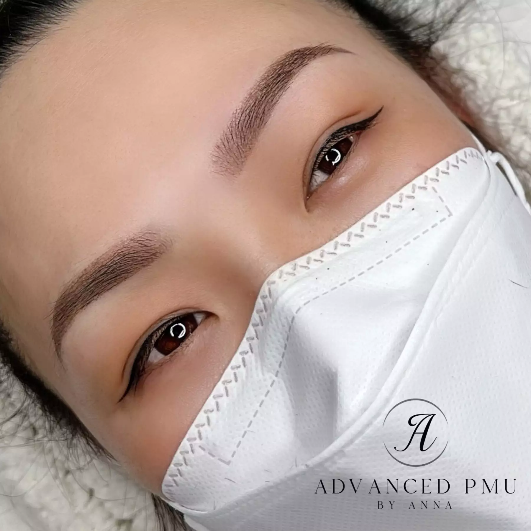 Woman who got Permanent Makeup Eyeliner and Eyeliner